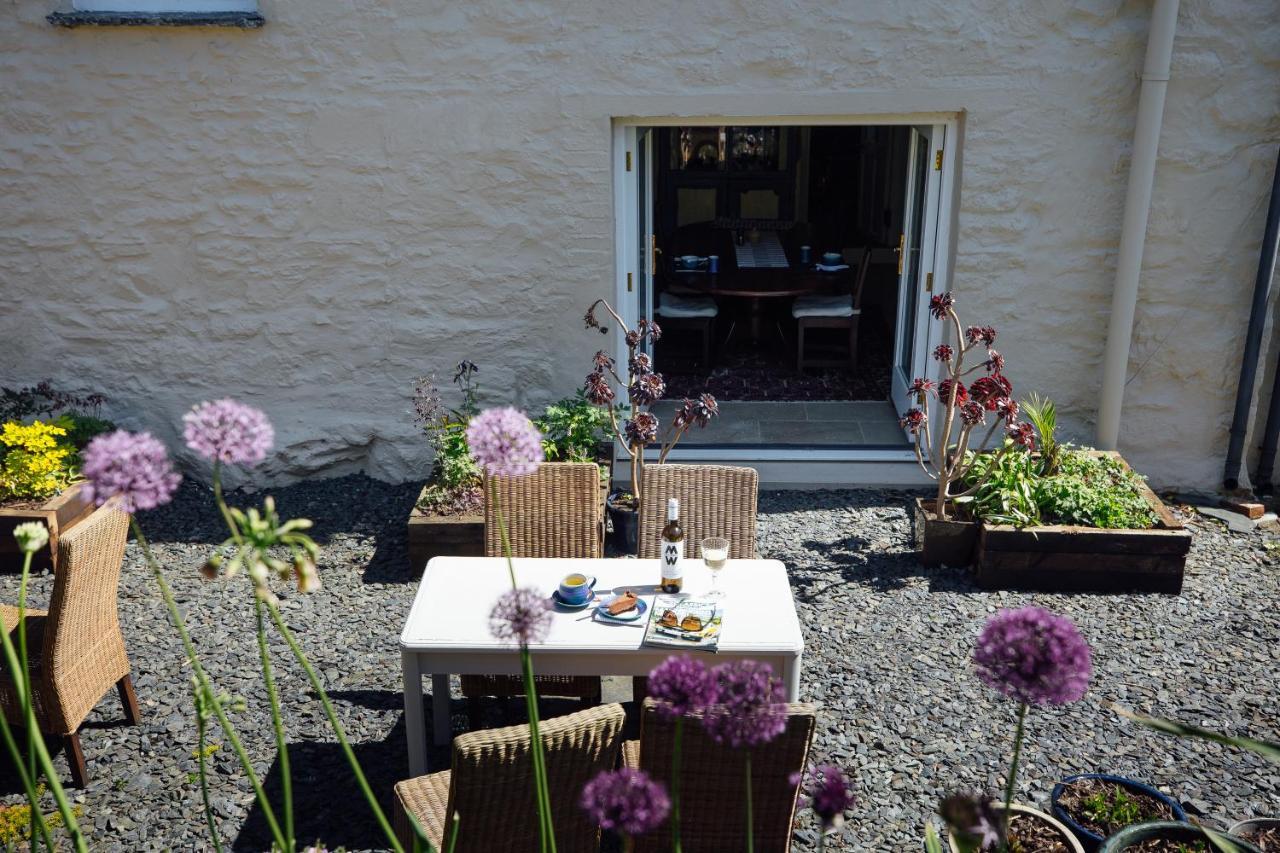 Penrhiw Farm B & B Goodwick Екстериор снимка